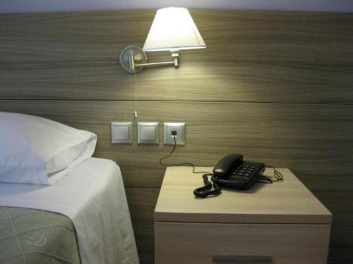 Kamena Vourla Apartment | Alexandros: Family-Friendly Retreat with Kitchen Access