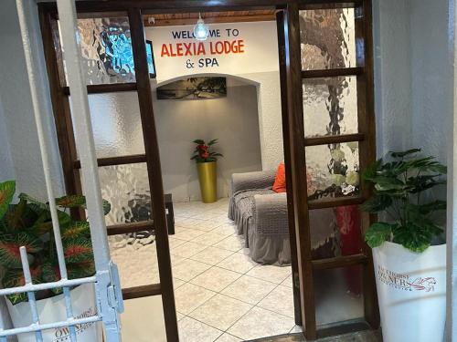 Goodwood Cabin | Relax at Alexia Lodge & Spa: Family-Friendly Retreat