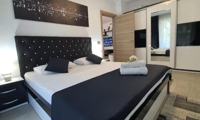 Mamaia-Sat Apartment | Relax at Alezzi Beach Resort Apartment with Pet-Friendly Amenities