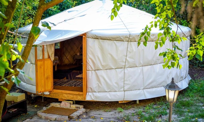 Ruzsa Cabin | Alföldi Jurta Ruzsa: Pet-Friendly Haven with 10/10 Rating