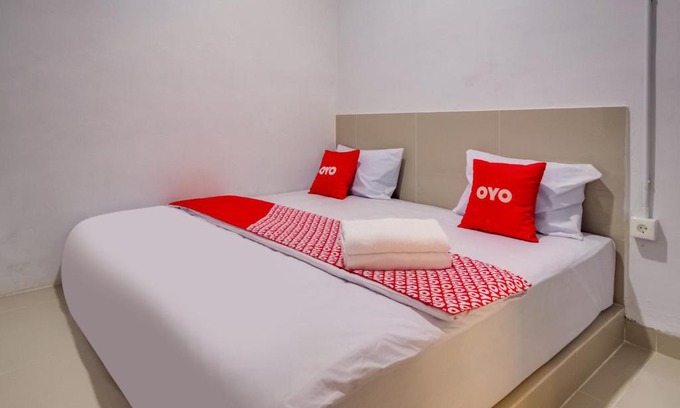 Medan Hotel | Family-Friendly Alfalah Residence Syariah Mitra RedDoorz