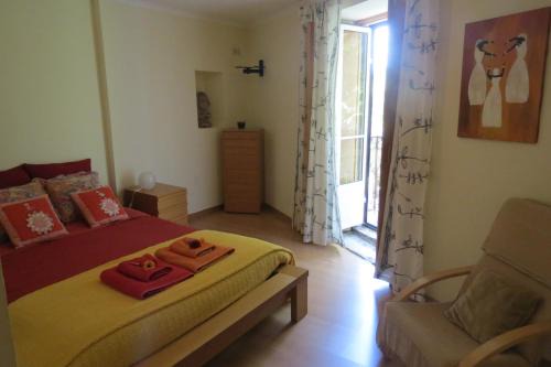 Alfama Apartment | Discover Alfama 28 Tram with Relaxing Hot Tub Amenities
