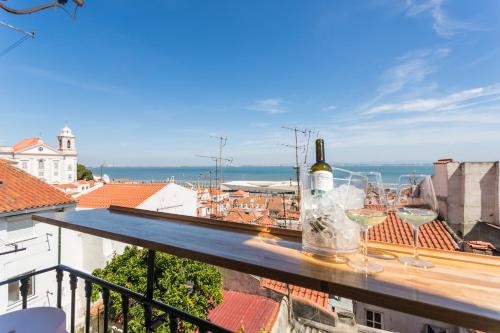 Santa Maria Maior Apartment | Alfama Vintage Studio Apartment with River View & Pet Friendly