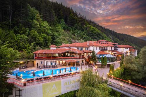 Chiflik Hotel | Relax at Alfaresort Palace Chiflika with Oceanfront Views
