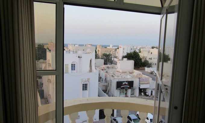 Al Ghubrah Ash Shamaliyyah Hotel | Discover Alferdous Hotel Apartments with Family-Friendly Amenities