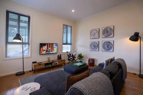 Daylesford Apartment | Pet-Friendly Retreat: Alfies on Albert Daylesford, 4-Star