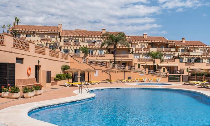 El Faro Apartment | Alfresco Stays: Experience Landscape Emotions with Pool & Spa