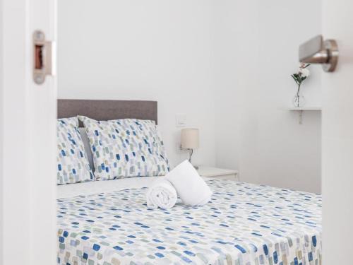 La Algaba Apartment | Discover Algaba Severo Ochoa: Family-Friendly Retreat