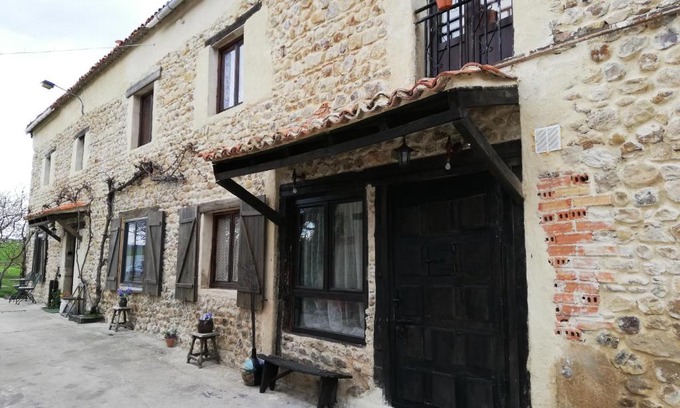 Medina De Pomar House | Unforgettable Stay at Algarabiastaying 3 in Granja San Julián