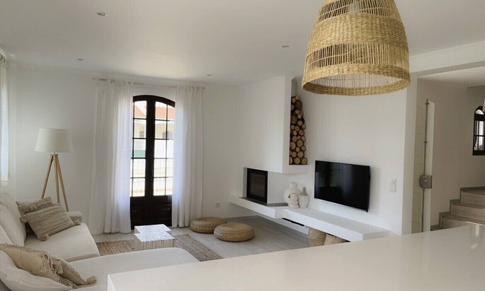 Altura Villa | Discover Altura: Oceanfront Villa with Pool & Pet-Friendly