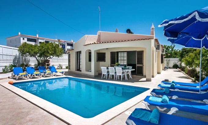 Areias de Sao Joao Villa | Explore Casa Julio: Oceanfront Getaway in Albufeira