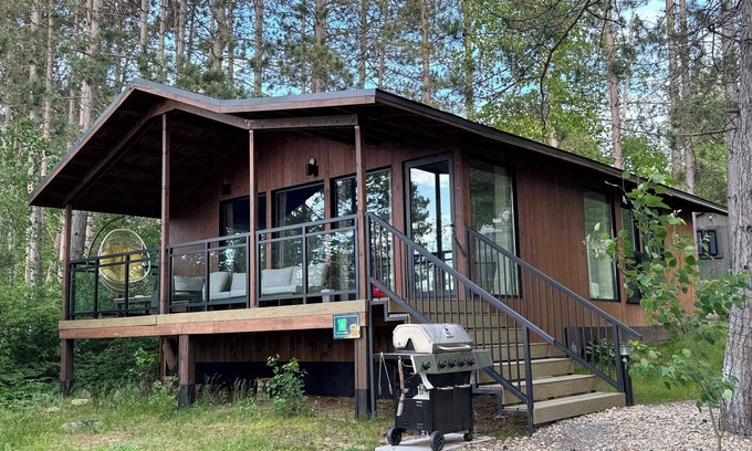 South Algonquin Cabin | Experience Algonquin's Edge Resort with Ocean Views