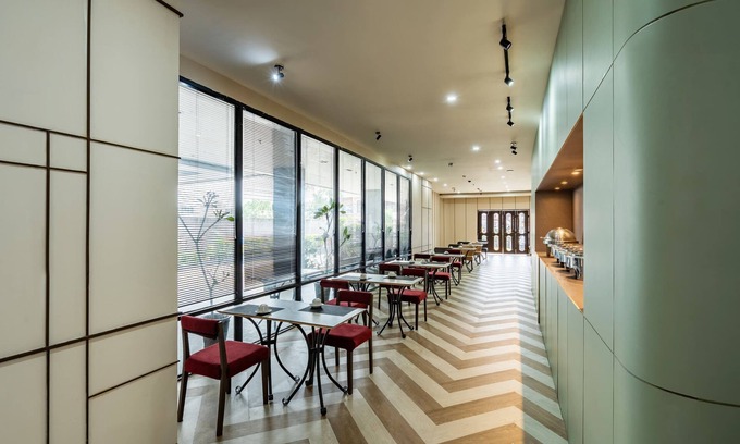 Palembang Hotel | Discover Algoritma Hotel: Family-Friendly with Spa & Dining