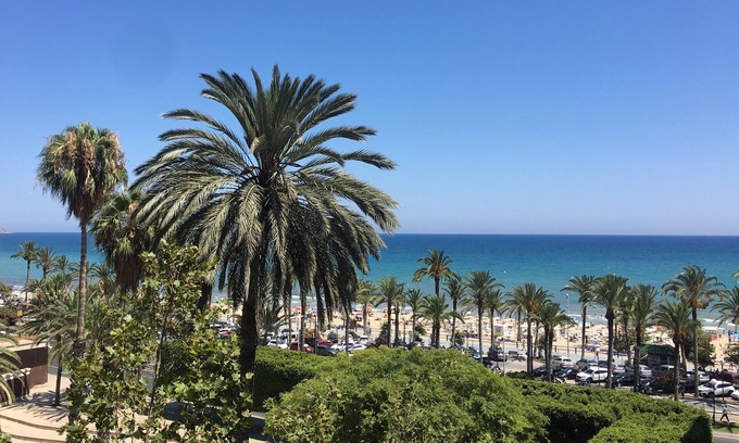 Alicante City Centre Apartment | Seaview Apartment with Spa & Oceanfront Access in Alicante