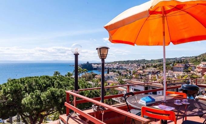 Aci Trezza Apartment | Cozy Alice Apartment with Terrace & Family-Friendly Amenities