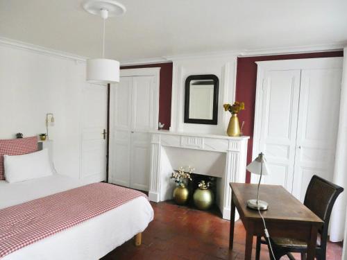 Lectoure Bed & Breakfast | Stellar Retreat at Alice & Jeanne - Family-Friendly Stay