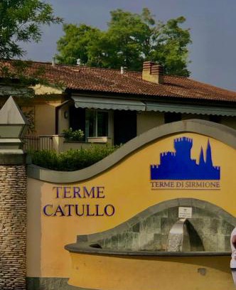Sirmione Old Town House | Unforgettable Stay at Alice&Luna's Apartments Sirmione