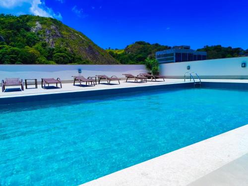 Centro Hotel | Discover Alice Vitoria Hotel by Nobile with Pool & Dining