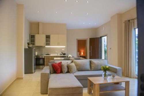 Alimos Apartment | Cozy House in Alimos - Steps from Beach & Metro Access