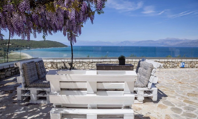 Apraos Condo | Alisachni- Steps from the Sea