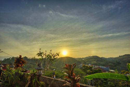 Penida Island House | Cozy Alit Cottage: Child-Friendly Stay with Breakfast