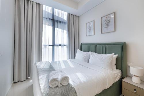 Sheikh Zayed Road Apartment | Aliving Luxury Furnished 2BR apartment Business Bay