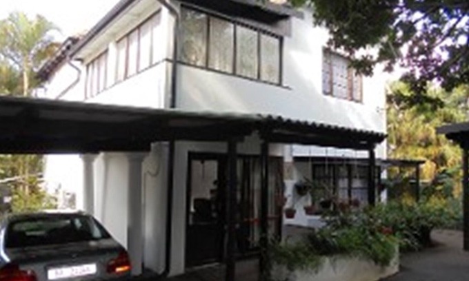 Umkomaas House | Aliwal Shoal Lodge: Your Ideal Retreat with Pool & Breakfast