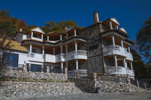 Loutraki Hotel | Relax at Alkyonis Hotel & Spa with Pool and Wellness Retreat