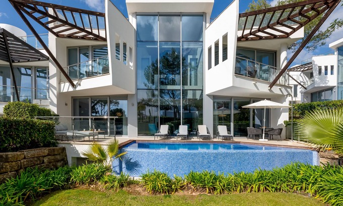Marbella Villa | Experience Meisho Hills: Oceanfront Spa & Pool Retreat
