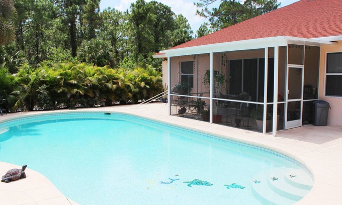 Rural Estates House | Relaxing Poolside Retreat with Heated Salt Water Pool