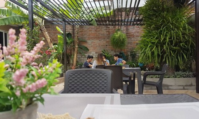 San Salvador House | Discover Days Inn and Out: Family-Friendly with Pool & Spa