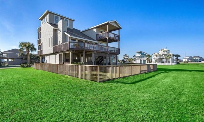 Pointe San Luis House | Idyllic Retreat with Beach & Bay Views - Guest Rated 10/10