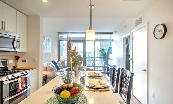 Reston Apartment | Convenient 1Bd Apartment Near Metro and Dining Options
