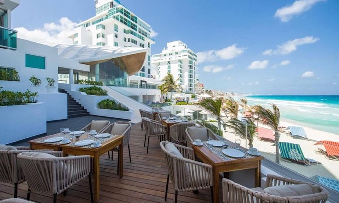 Punta Cancun Apartment | All-Inclusive Ocean View Hotel Room in Vibrant Cancun