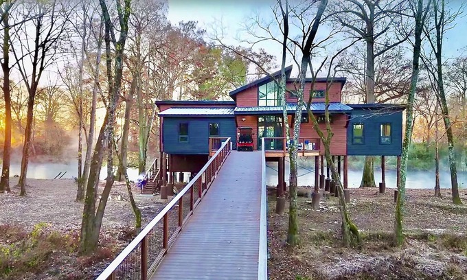 Broken Bow Cabin | Discover the New River Front Cabin - Ideal for Families!