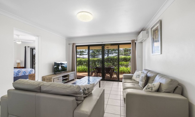 South West Rocks Apartment | New Management: Central Location with BBQ and Air Conditioning