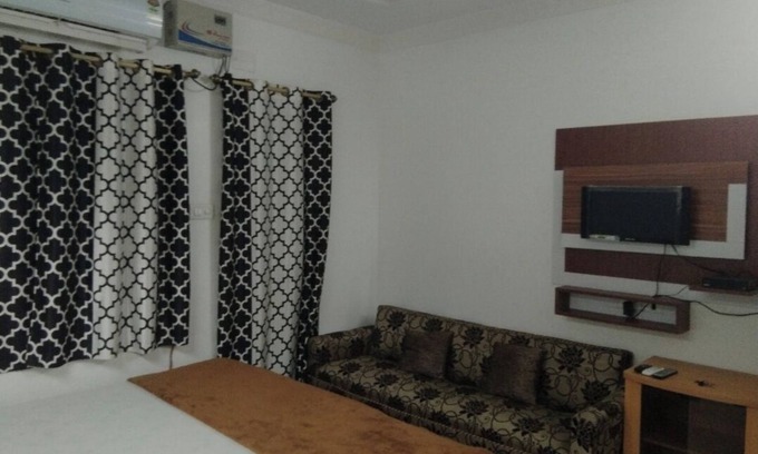 Puri Apartment | Relaxing Retreat with Modern Amenities and Ocean Breeze