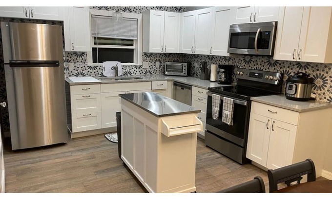 DeLand House | Inviting Deland Den 4BR with Pool Near Stetson & Downtown