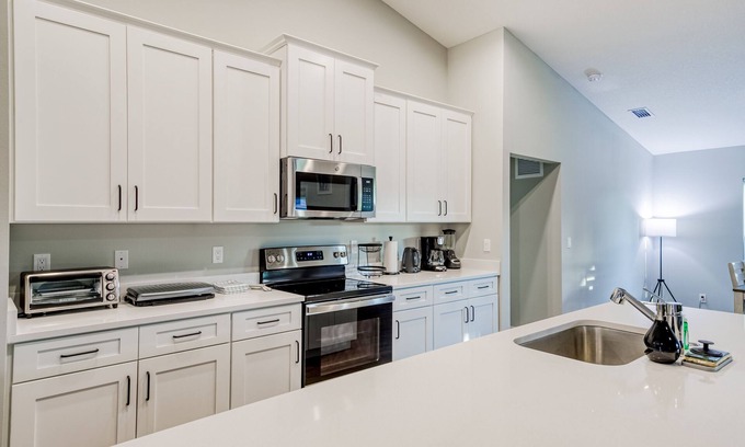 Port Saint Lucie House | Pet-Friendly Retreat with Yard & Central AC - Guest Rated 9/10