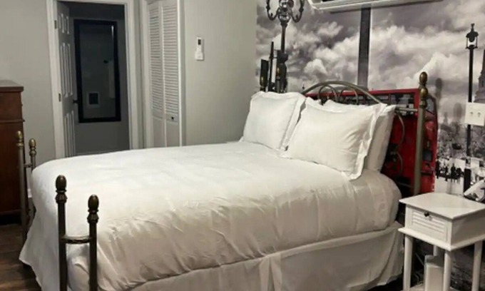 Wallingford Center Apartment | Modern Studio Apartment in the Heart of Town