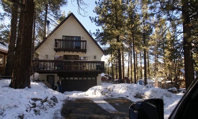 Wrightwood Cabin | All Pine Inn - Spacious 4bd/2ba Steps from the Village