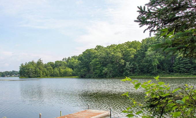 Cambridge Apartment | Unforgettable All Season Lake Front Getaway for Families!