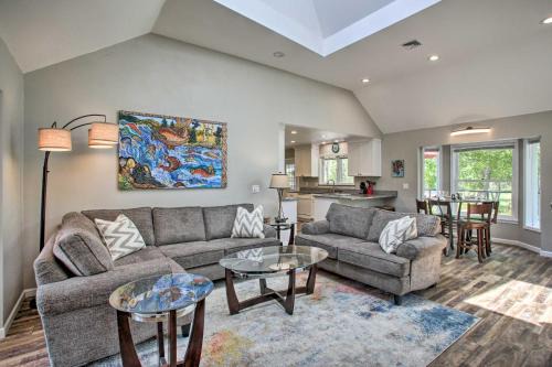 Chewelah House | All-Seasons Chewelah: Ideal Spot for Fishing, Golf & Skiing