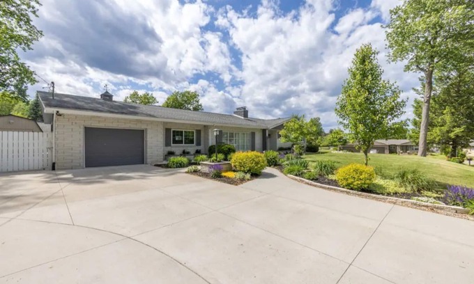 Prudenville House | Top-Rated All-Seasons Houghton Lake Family Getaway