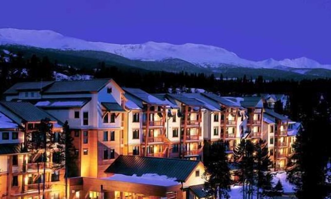 Peak 9 Hotel | Cozy All-Suite Hotel with Fireplace & Kitchen at Peak 9