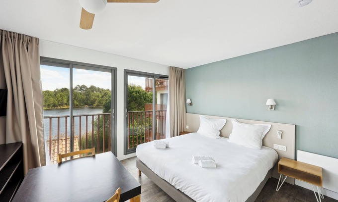 La Teste-de-Buch House | Comfortable All Suites Appart Hotel La Teste de Buch Stay