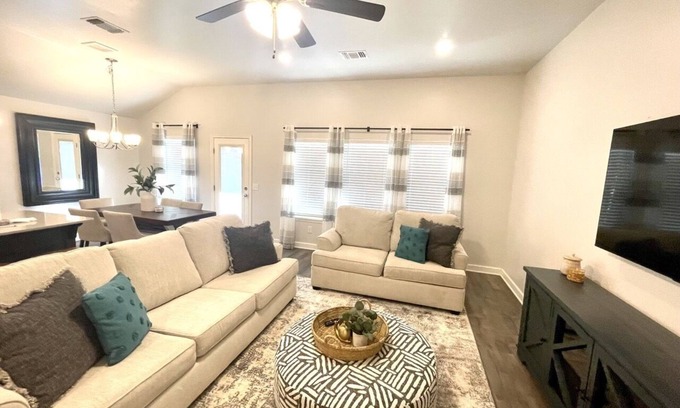 Stillwater House | Comforts of Home: Guest Rated 10/10 with Family Amenities