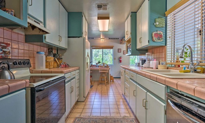 Mariposa House | Discover Your Private Mountain Retreat with Ocean Views