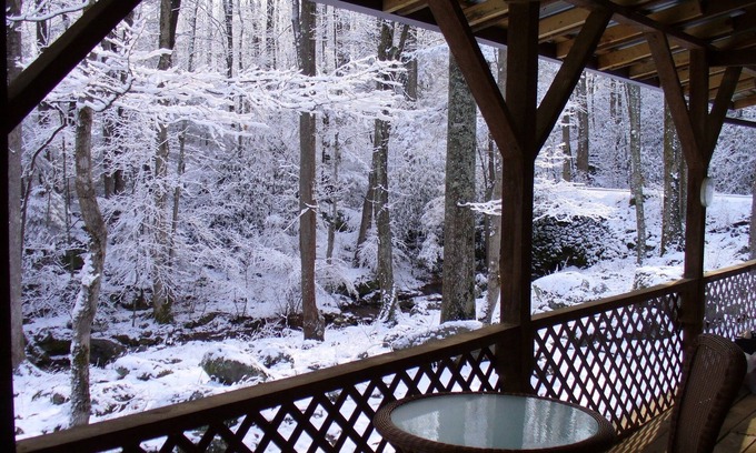 Rocky Grove Cabin | Peaceful Retreat Across from the Park – Guest Rated 9.6