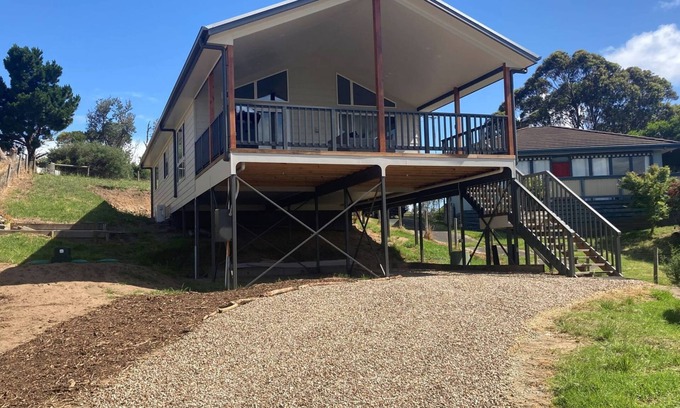 Venus Bay House | Pet-Friendly Getaway with Ocean Views - Rated 9.6/10